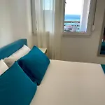 Sunny Bay 아파트