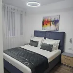아파트 Sunny Bay Sarandë