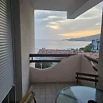 아파트 Sunny Bay