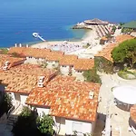 Sunny Bay