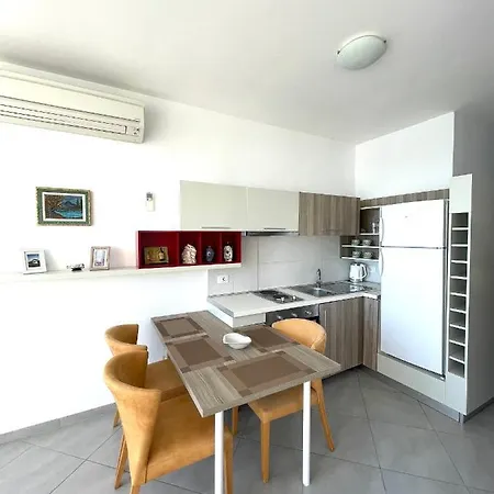 Sunny Bay Apartment