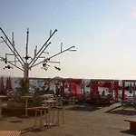 アパート Sunny Bay Sarandë