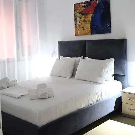 Sunny Bay Apartment