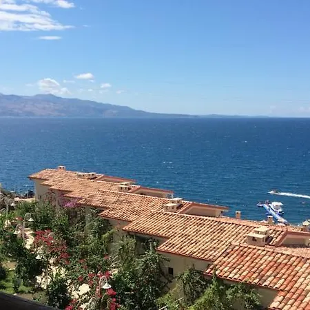 Sunny Bay * Sarande