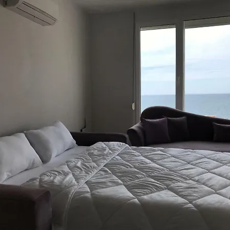 Sunny Bay Apartment