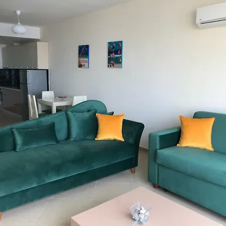Sunny Bay Apartment