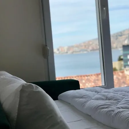 Sunny Bay