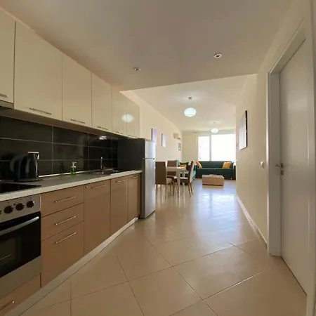 Sunny Bay * Sarandë