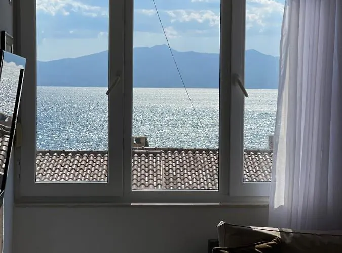Sunny Bay Sarandë